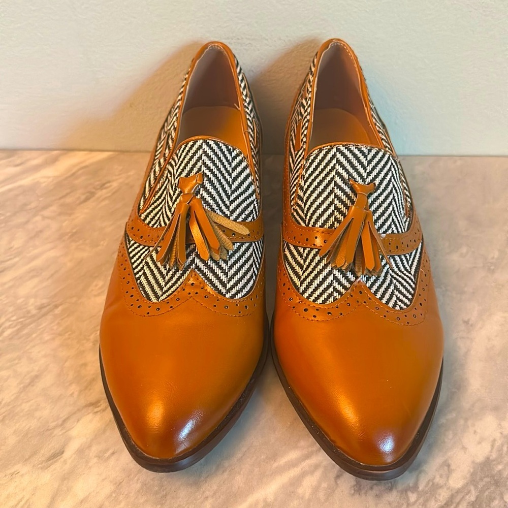 Loafers - brown with herringbone and tassels